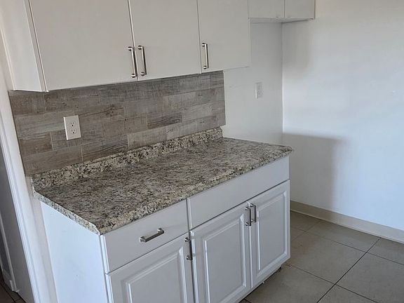 2nd image of 680 S Burlington Ave #314
