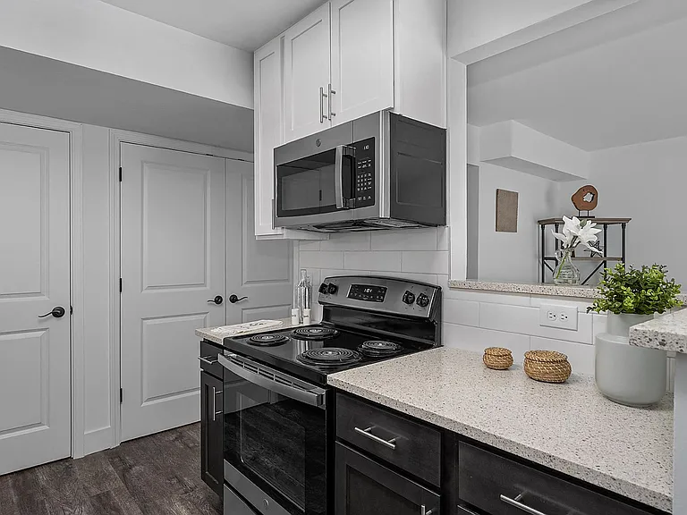 Ivy Hills Living Spaces — Photo 130