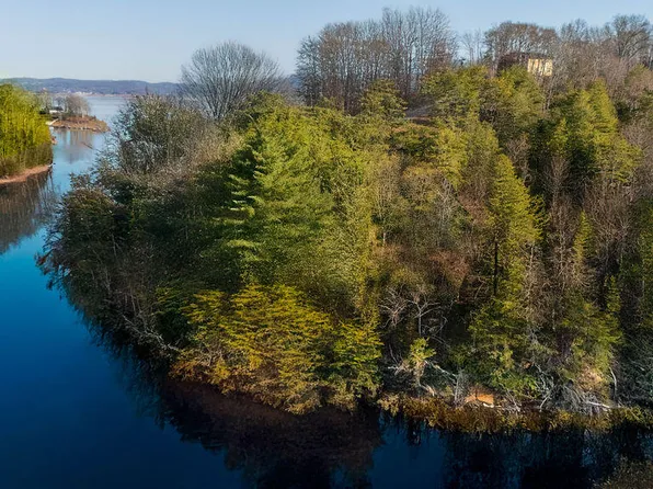 407 Jack Potts Dr, Dandridge, TN 37725