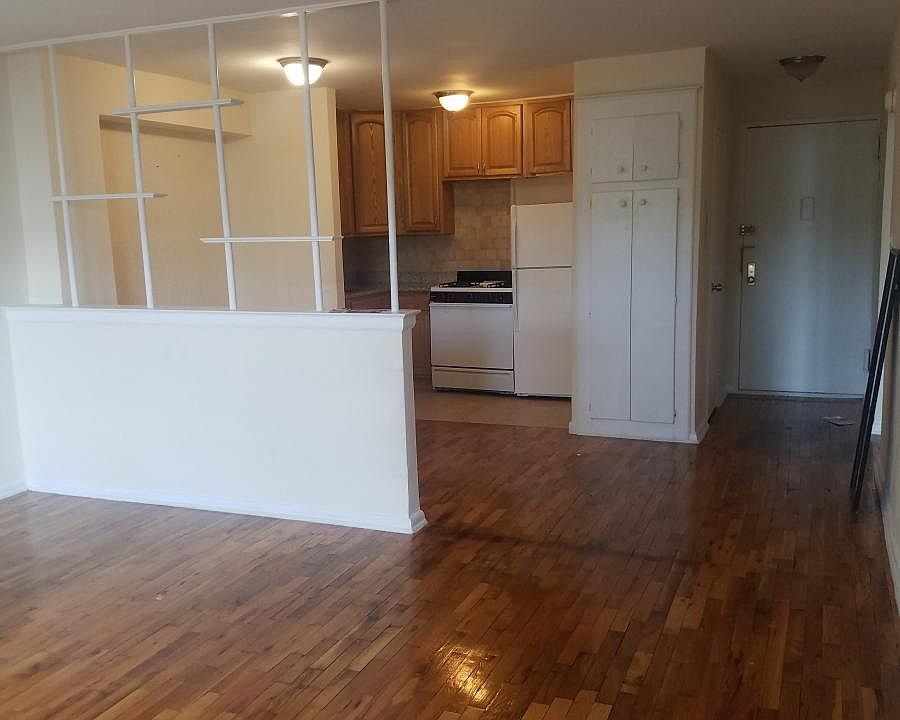 1st image of 2222 E 18th St APT 1F