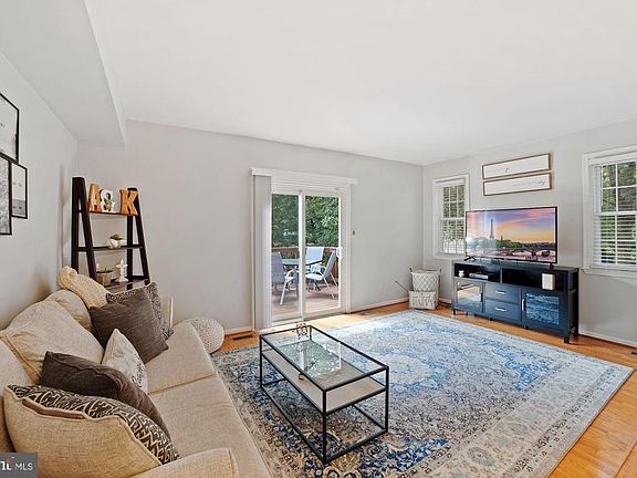 Living Rm - This Room Receives Fantastic Sunlight!