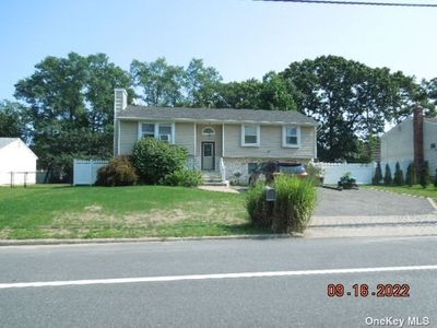 345 Randall Rd, Ridge, NY, 11961