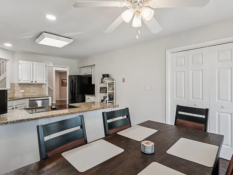 101 W Cape Shores Dr — Photo 15