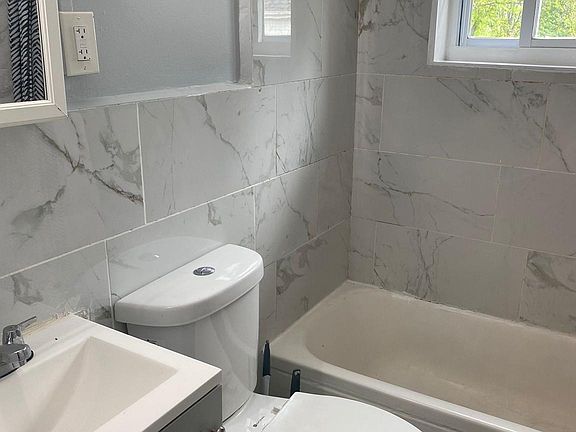5th image of 6026 Highland Ave