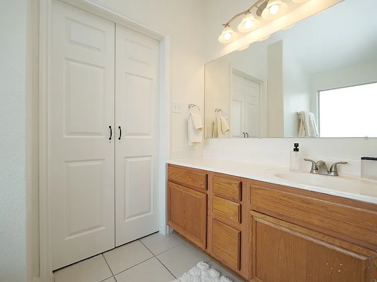 1203 Lavender Shade Ct — Photo 32