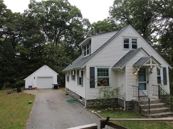 2 Lyndale St, Johnston, RI 02919