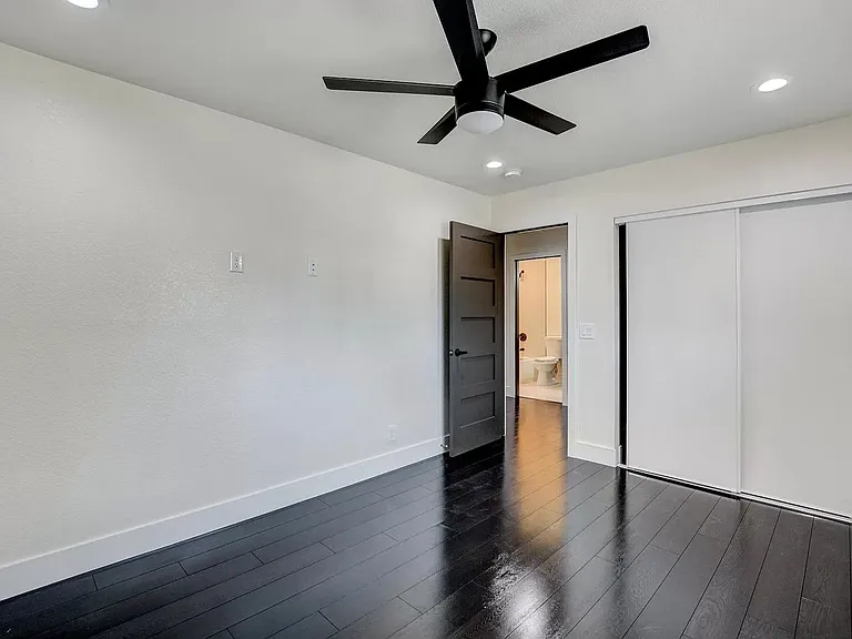 360 Vandalia St — Photo 4