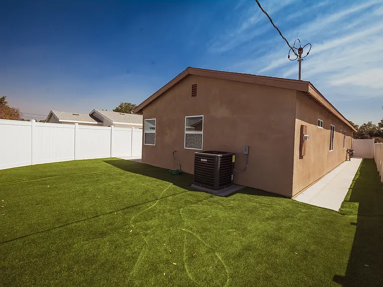 8258 Bennett Ave — Photo 27