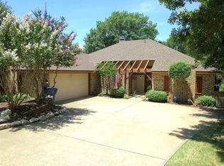 421 Glen Canyon Dr, Garland, TX 75040