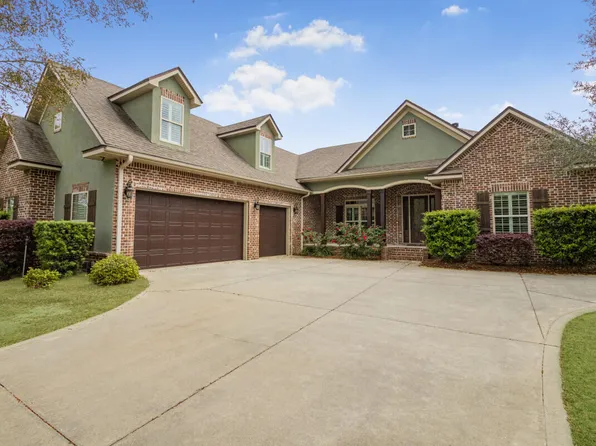 2938 Pga Blvd, Navarre, FL 32566