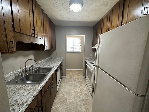 5th image of 1474 Willow Bend Way