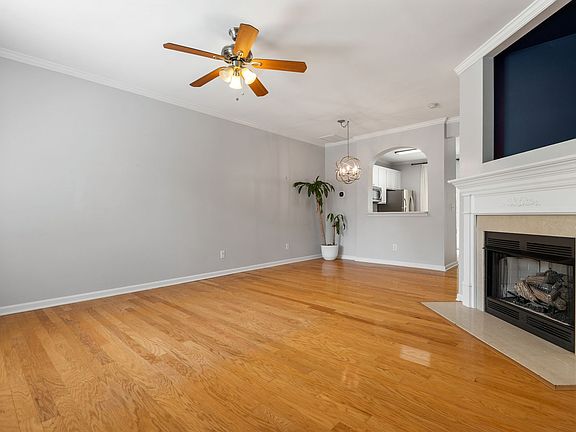 4th image of 3811 Ramblewood Ave