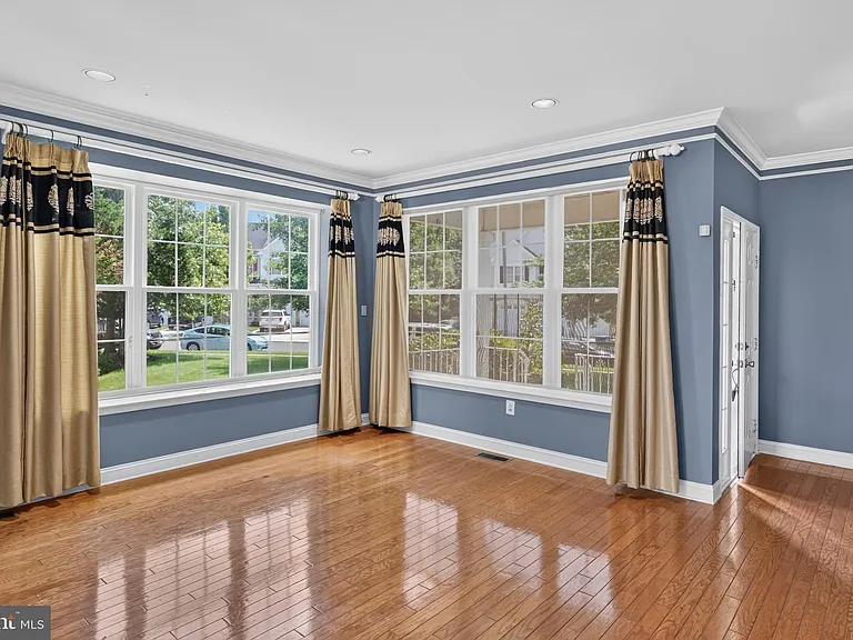 20 Carter Ln — Photo 9