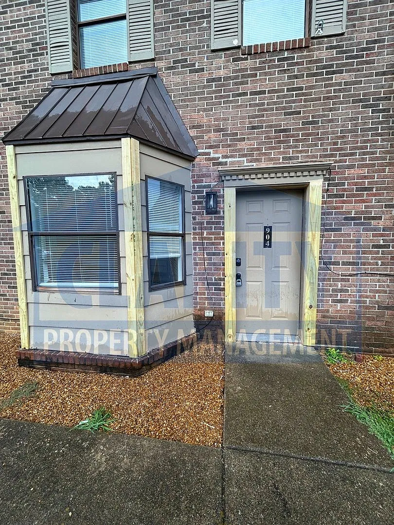 Excellent Cleveland Nw Location! — Photo 2