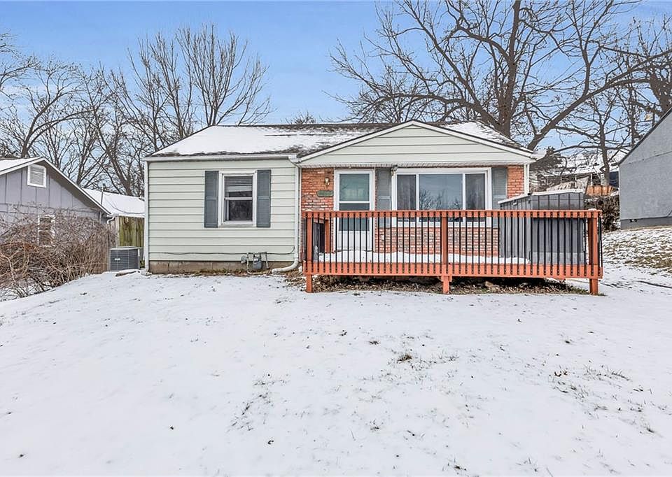 1st image of 1616 Holt Ln