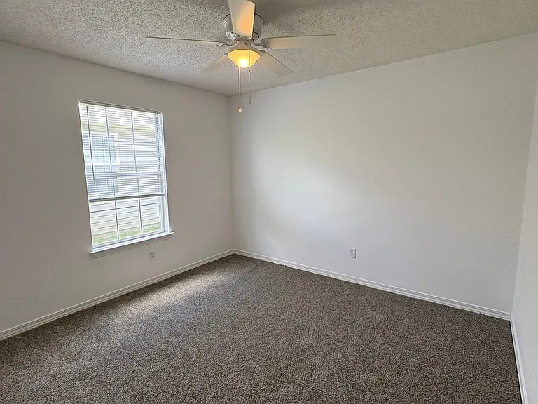 953 Southern Oaks Ct — Photo 17