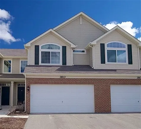 2 bed, 1.5 bath, 1310 sqft, $2,300 — Photo 1