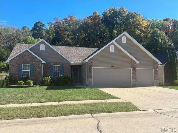 5360 Amber Meadows Dr, Imperial, MO 63052