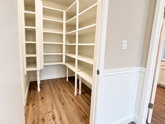 4th image of 2461 Brodalski St