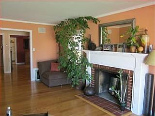 3rd image of 215 N Kingston St