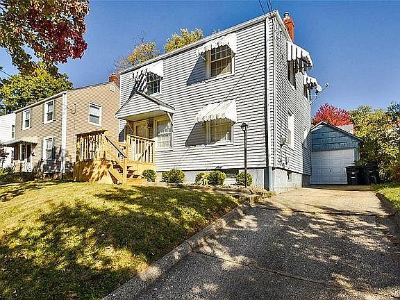 1st image of 1579 Oakwood Ave