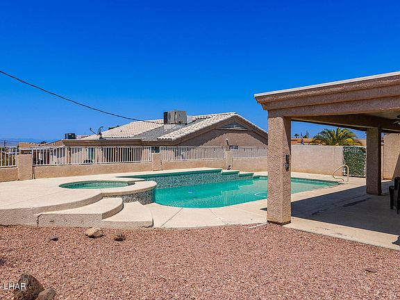 3rd image of 3128 Moccasin Dr