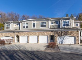 17830 Valley Cove Ct, Deephaven, MN 55391