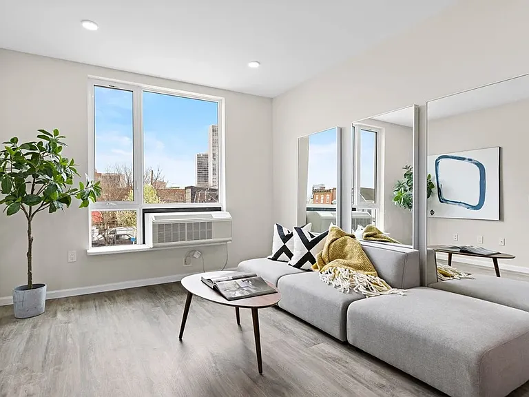 Clark street apartments — Photo 35