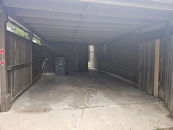 2nd image of 203 NW Northwood Ave