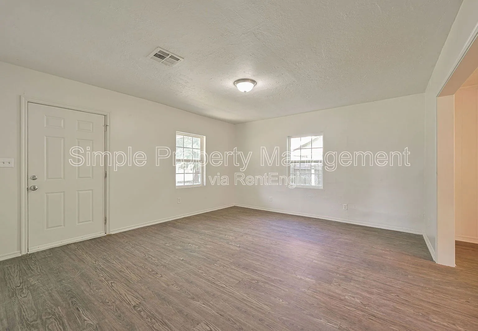 5 bed, 2.0 bath, 2118 sqft, $1,545 — Photo 2