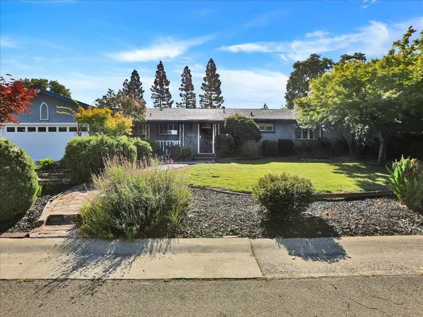 2410 Bridle Path Ln, Sacramento, CA 95864