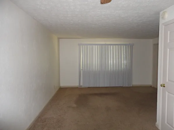 23823 Banbury Cir APT 3, Warrensville Heights, OH 44128