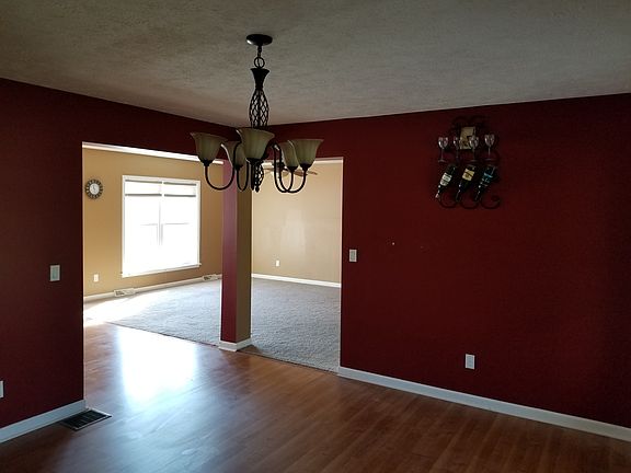 4th image of 6592 Glen Hollow Dr SE