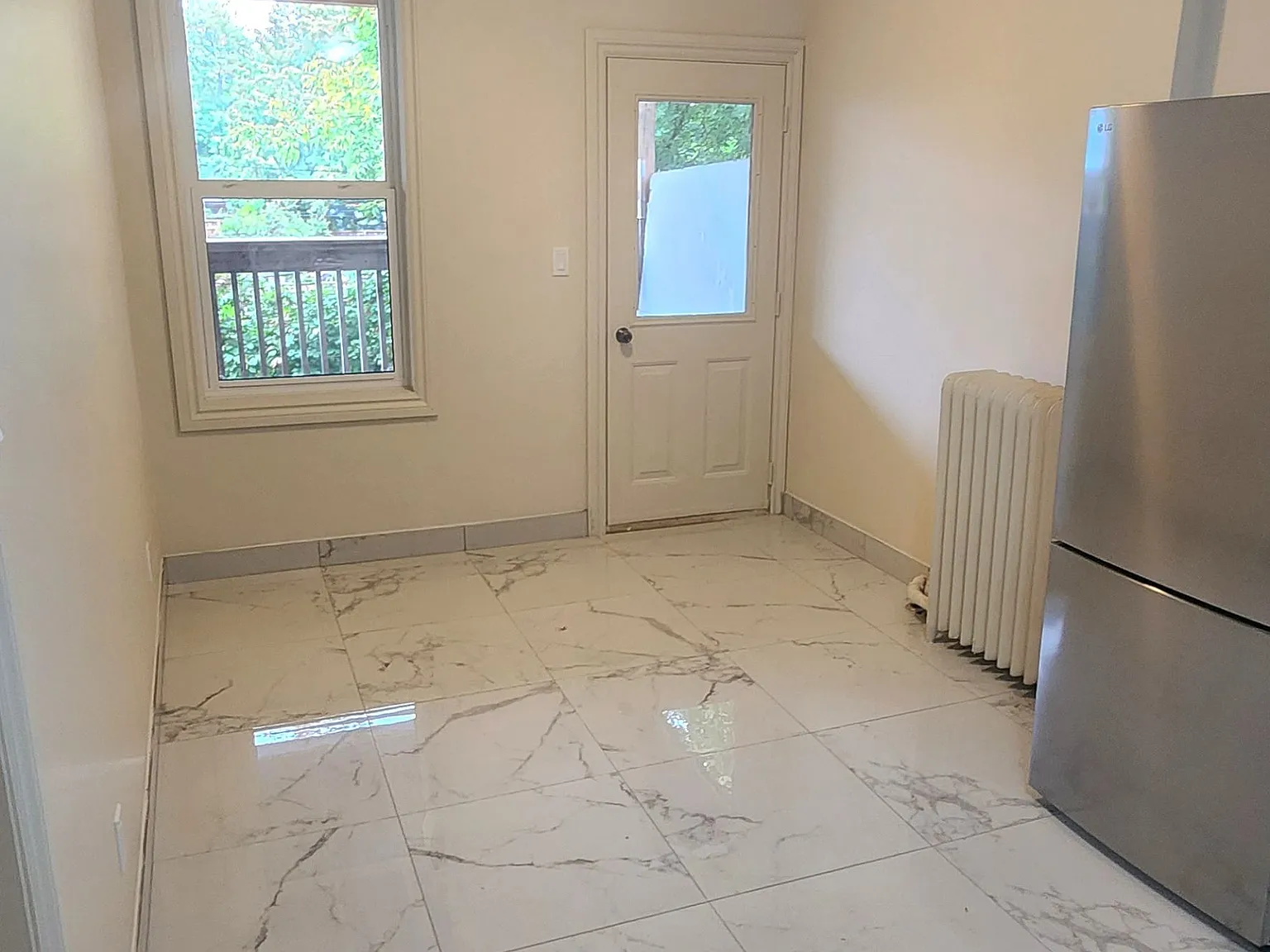 1030 Saint Clair Ave W — Photo 2