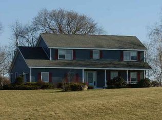 21 Pebble Ln, North Chatham, NY 12132
