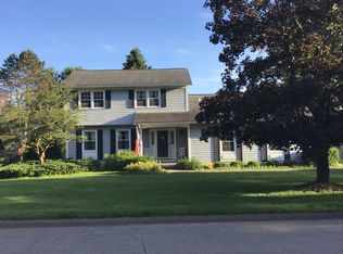 7 Rudder Ln, Latham, NY 12110