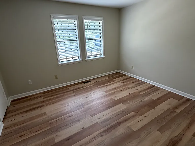 1803 Fox Hollow Dr — Photo 9