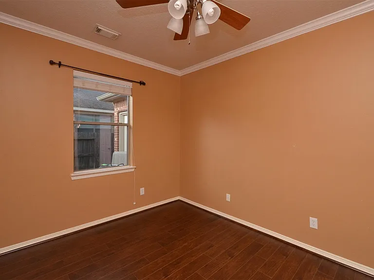 4019 Jade Cove Ln — Photo 17