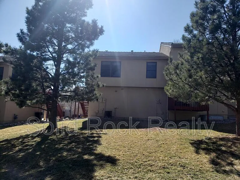 6945 Yellowpine Dr — Photo 13