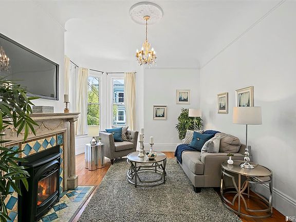 2nd image of 118 Eureka St