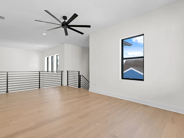 3202 W La Salle St — Photo 53