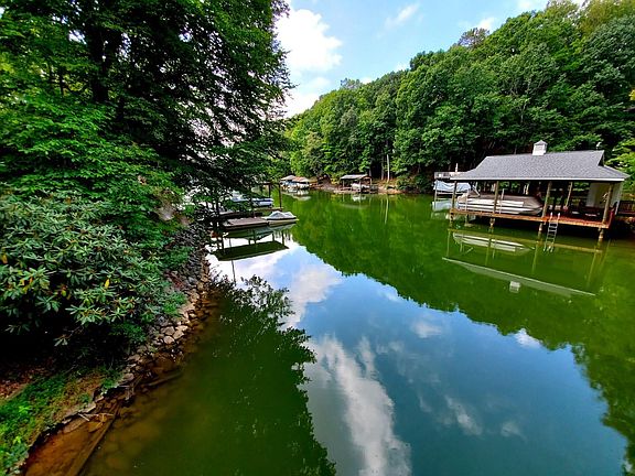 5th image of 103 Beechwood Ct