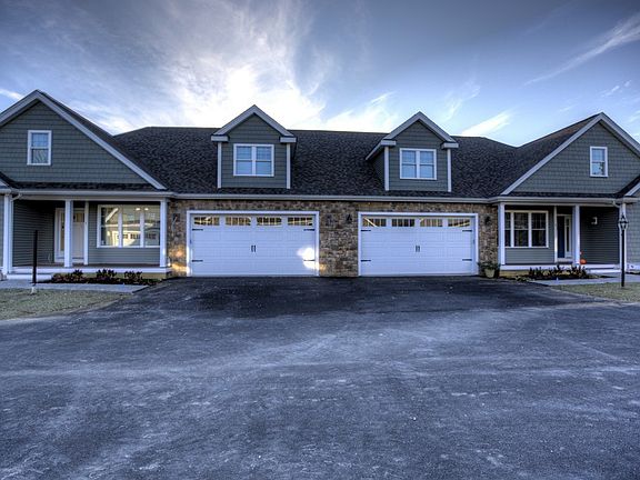2nd image of 33 Country Club Ln #33
