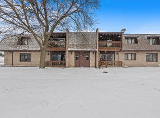 9147 S Roberts Rd APT 107, Hickory Hills, IL 60457