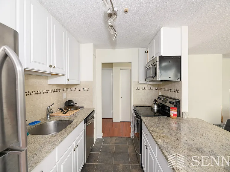 45 Trowbridge St #4C — Photo 2