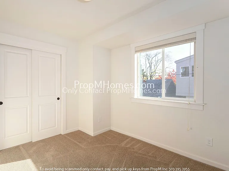 7726 SE Washington St — Photo 13