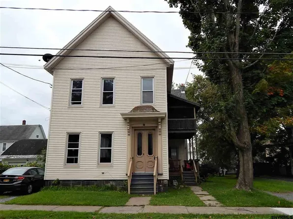 27 North St, Gloversville, NY 12078