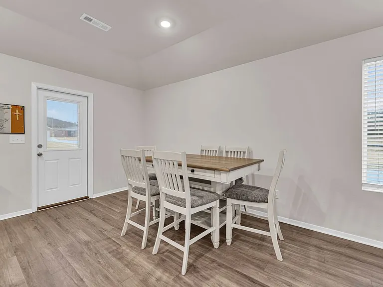 5528 Steamboat Ave — Photo 4