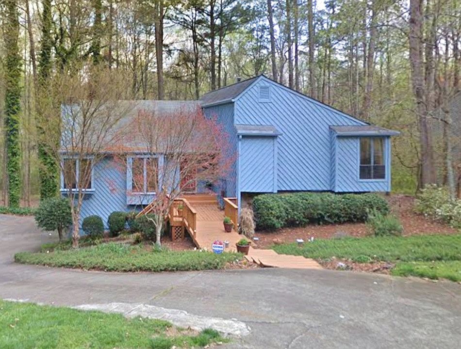1st image of 2580 Rocky Springs Dr