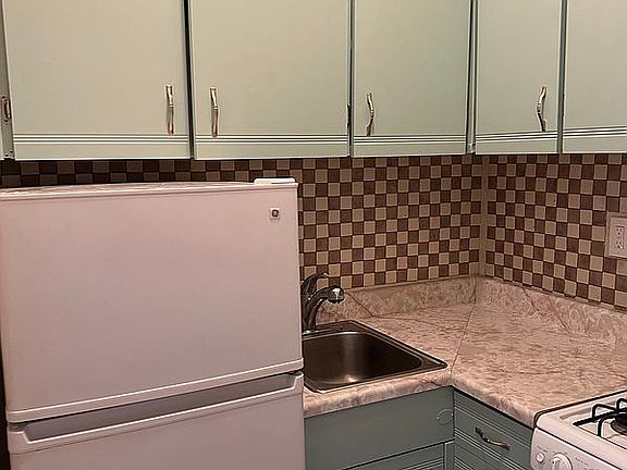 4th image of 220 E 87th St APT 4d